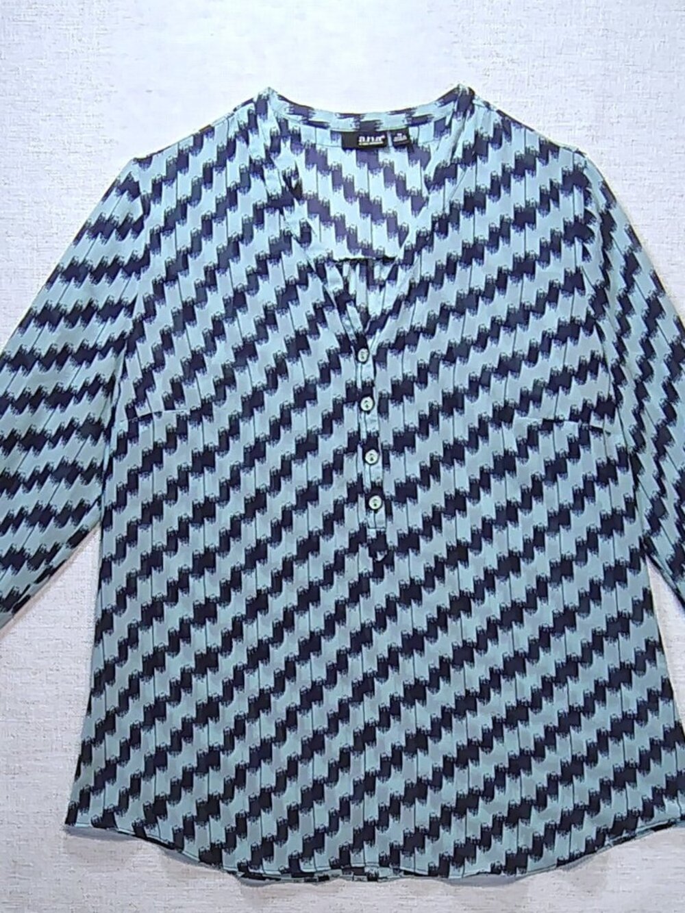 A.N.A  A New Approach, Woman's Blouse.  Aqua and Navy Print.
